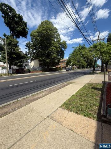 17 Winant Avenue, Ridgefield Park, NJ 07660