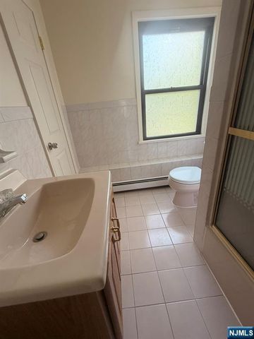 17 Winant Avenue, Ridgefield Park, NJ 07660