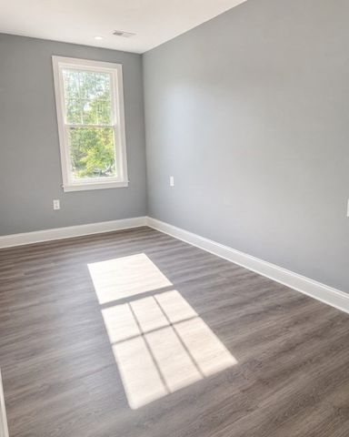 466 Plymouth St 2, Abington, MA 02351