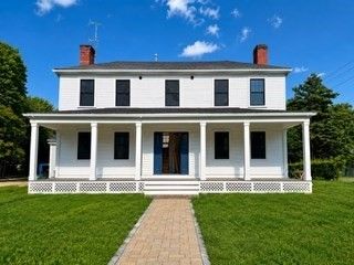 466 Plymouth St 2, Abington, MA 02351