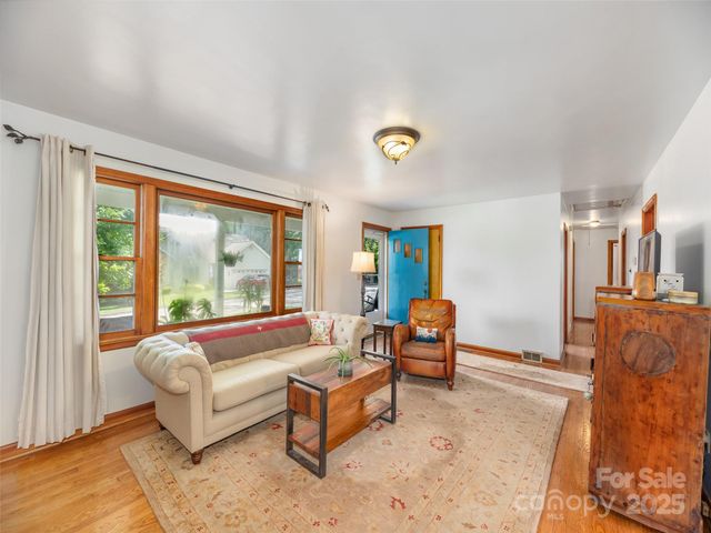 156 Highland Road, Waynesville, NC 28786