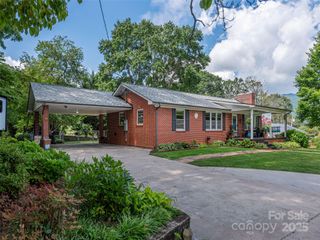 156 Highland Road, Waynesville, NC 28786