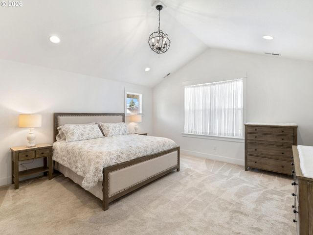 15268 HOLCOMB Blvd, Oregon City, OR 97045