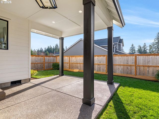 15268 HOLCOMB Blvd, Oregon City, OR 97045