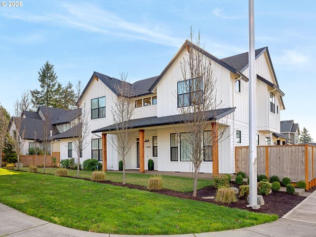 15268 HOLCOMB Blvd, Oregon City, OR 97045