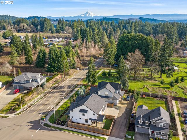 15268 HOLCOMB Blvd, Oregon City, OR 97045