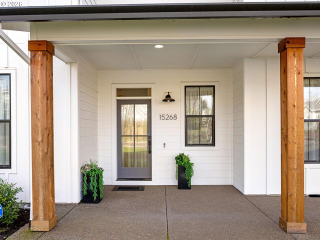 15268 HOLCOMB Blvd, Oregon City, OR 97045