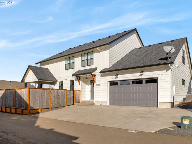 15268 HOLCOMB Blvd, Oregon City, OR 97045