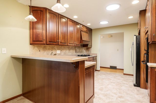 6225 BROWNS Parkway, Loves Park, IL 61111