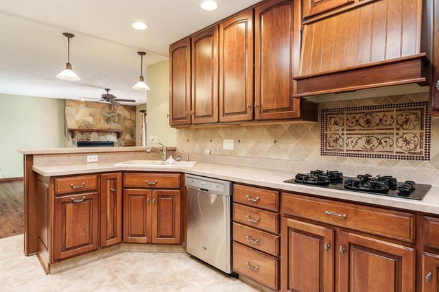 6225 BROWNS Parkway, Loves Park, IL 61111