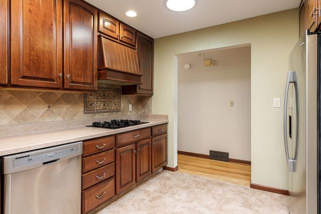 6225 BROWNS Parkway, Loves Park, IL 61111