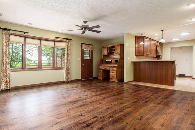 6225 BROWNS Parkway, Loves Park, IL 61111