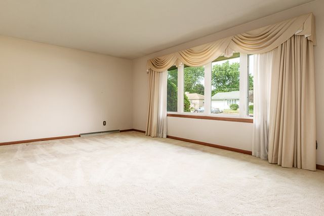 6225 BROWNS Parkway, Loves Park, IL 61111