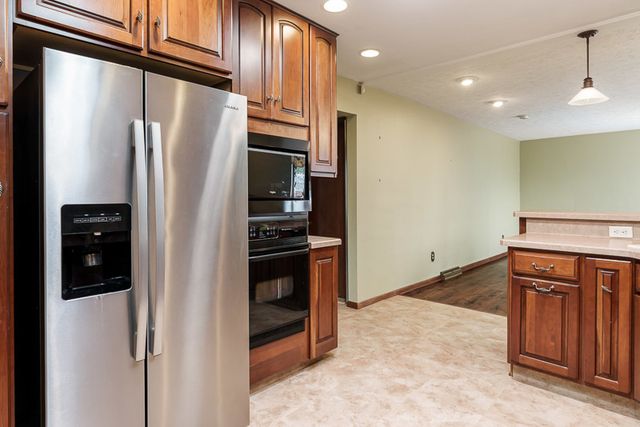6225 BROWNS Parkway, Loves Park, IL 61111