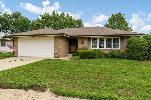 6225 BROWNS Parkway, Loves Park, IL 61111