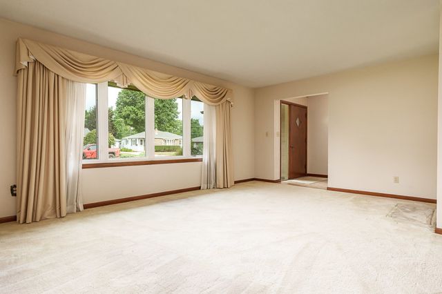 6225 BROWNS Parkway, Loves Park, IL 61111