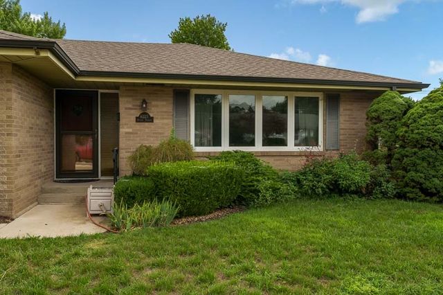 6225 BROWNS Parkway, Loves Park, IL 61111
