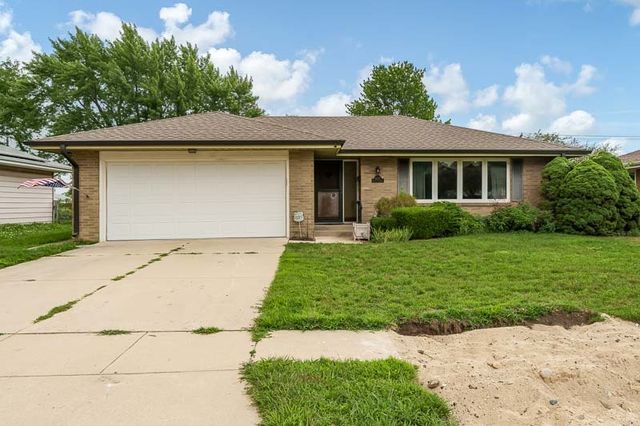 6225 BROWNS Parkway, Loves Park, IL 61111