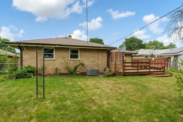 6225 BROWNS Parkway, Loves Park, IL 61111
