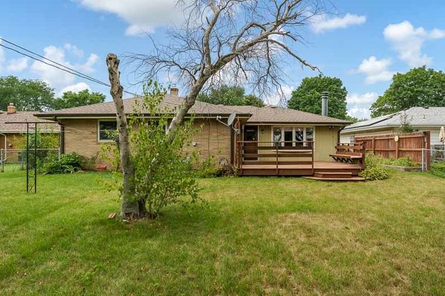 6225 BROWNS Parkway, Loves Park, IL 61111