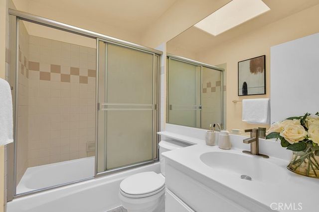 132 N Atlantic Blvd A, Alhambra, CA 91801