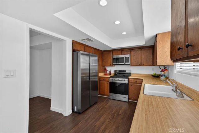 13243 Vanowen 2, North Hollywood, CA 91605