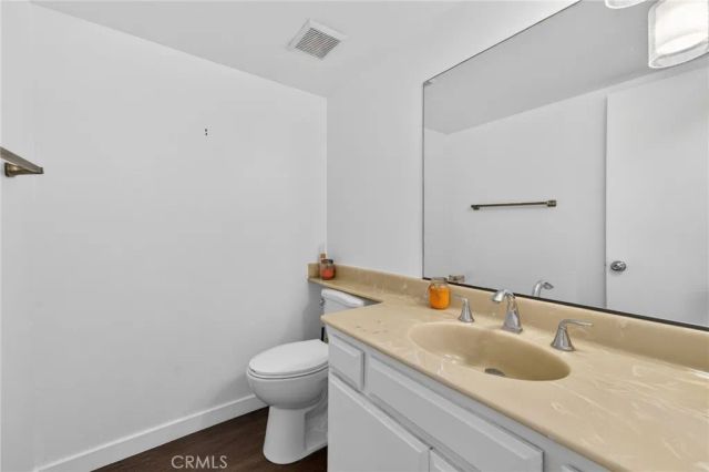 13243 Vanowen 2, North Hollywood, CA 91605