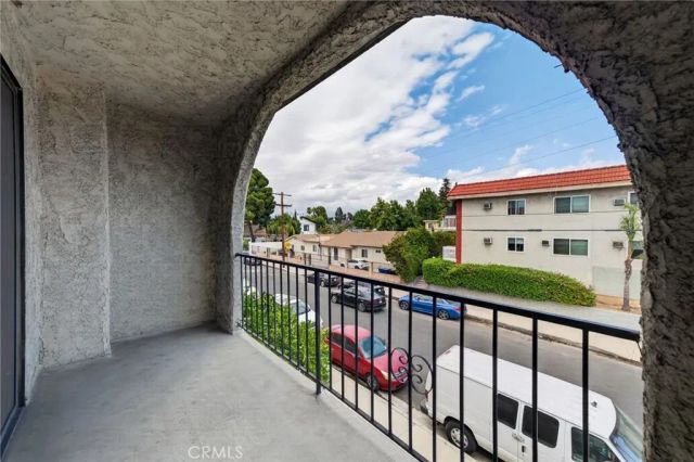 13243 Vanowen 2, North Hollywood, CA 91605