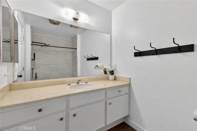 13243 Vanowen 2, North Hollywood, CA 91605
