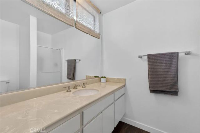 13243 Vanowen 2, North Hollywood, CA 91605