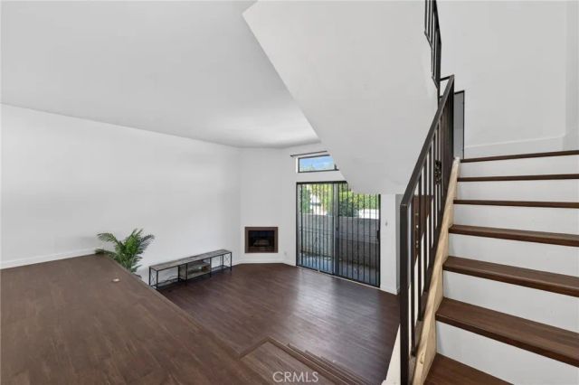 13243 Vanowen 2, North Hollywood, CA 91605