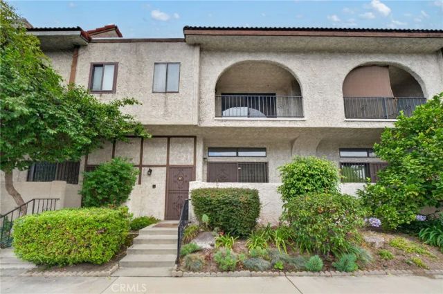 13243 Vanowen 2, North Hollywood, CA 91605