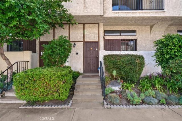 13243 Vanowen 2, North Hollywood, CA 91605