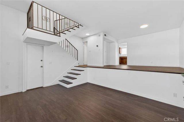13243 Vanowen 2, North Hollywood, CA 91605
