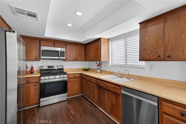 13243 Vanowen 2, North Hollywood, CA 91605