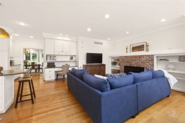15 Sunrise Park, Pittsford, NY 14534