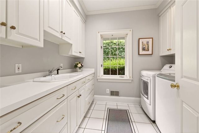 15 Sunrise Park, Pittsford, NY 14534