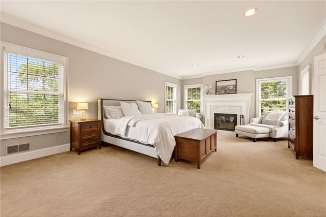 15 Sunrise Park, Pittsford, NY 14534