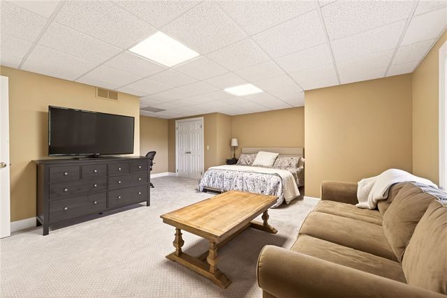 15 Sunrise Park, Pittsford, NY 14534