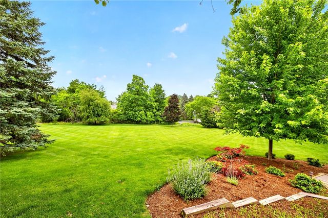 15 Sunrise Park, Pittsford, NY 14534
