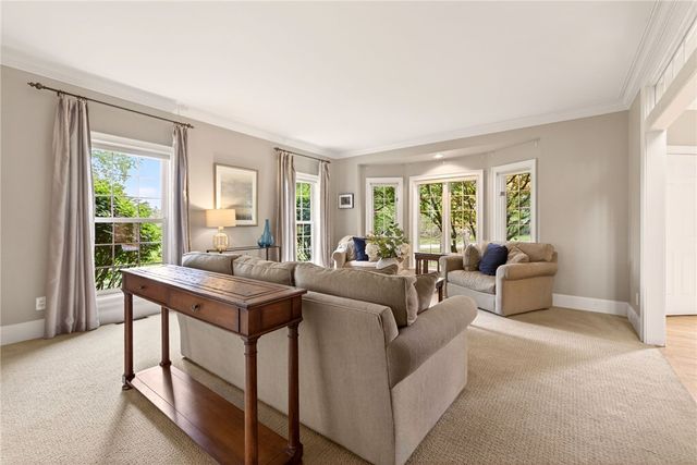 15 Sunrise Park, Pittsford, NY 14534