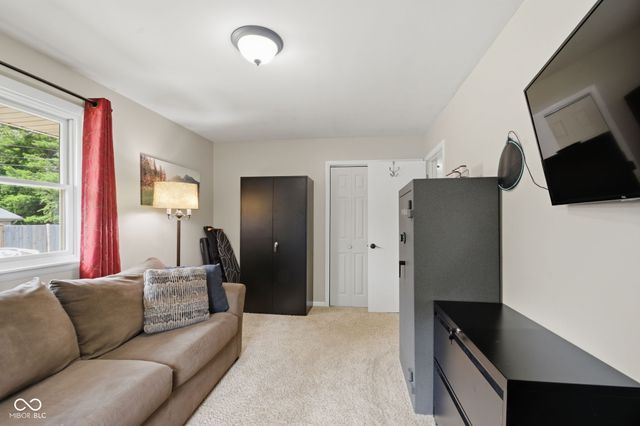 9940 W Sunset Lane, Elwood, IN 46036