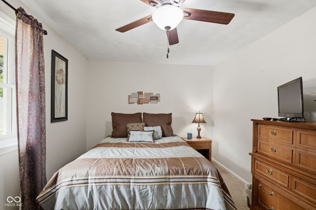 9940 W Sunset Lane, Elwood, IN 46036