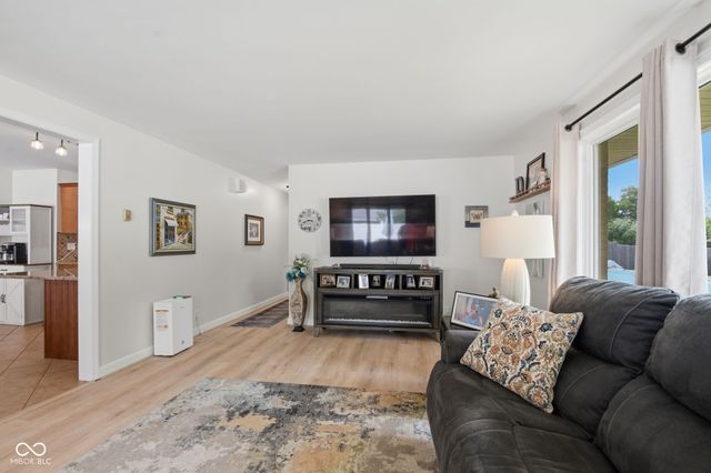 9940 W Sunset Lane, Elwood, IN 46036