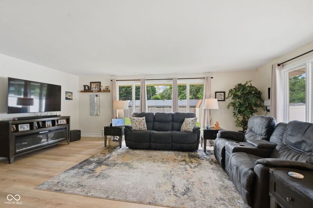 9940 W Sunset Lane, Elwood, IN 46036