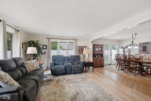 9940 W Sunset Lane, Elwood, IN 46036