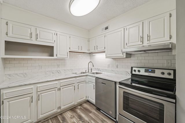 9 S Onsville Place, Jacksonville, NC 28546