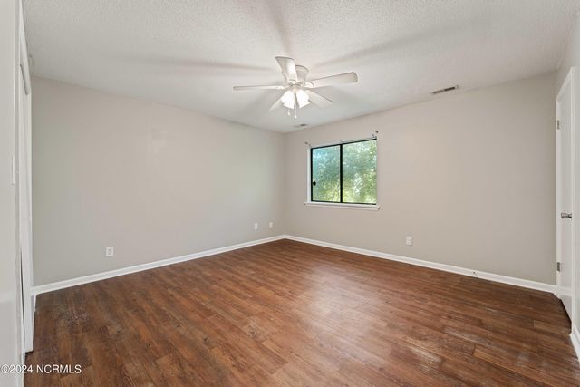 9 S Onsville Place, Jacksonville, NC 28546