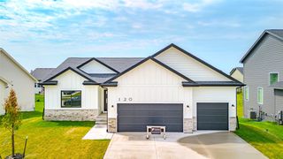 120 NW Ashley Court, Waukee, IA 50263