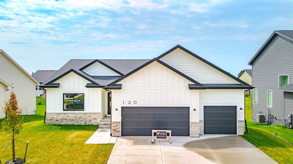 120 NW Ashley Court, Waukee, IA 50263